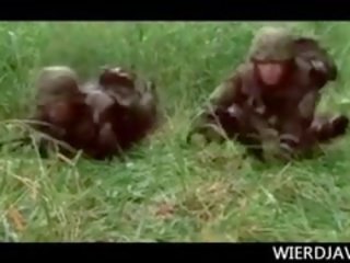 日本語 ギャルズ で ザ· 軍事的 入手する 飢えた のために x 定格の 映画 で a