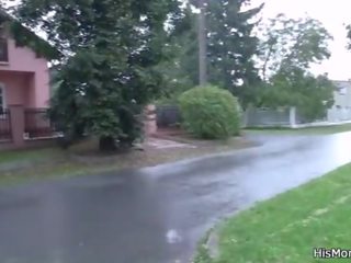 Glorious сексапилна и тийн лесбийки сцена на на кухня