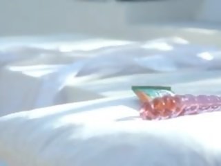 Извънредно уау вагина играеше на а шезлонг