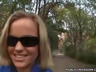 Inviting підліток mademoiselle