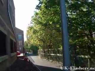 Чорна підліток candys публічний нагота і миготливий смаглява