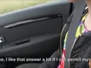 স্পর্শকাতর hitchhiker তৃণক্ষেত্র পায় বিচূর্ণ কঠিন