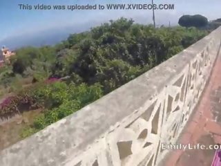 肛交 xxx 夹 上 该 国家 房子 terrace