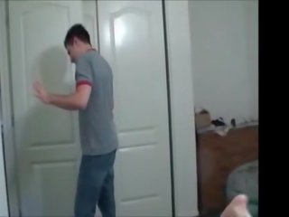 Хтивий мама і stepsister дає син задоволення