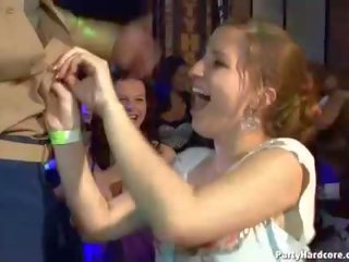Два waiters трахання один шльондра