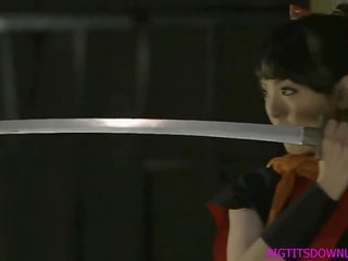 Samurai mademoiselle với khổng lồ ngực