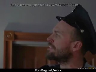 Бизнес среща завои в малко хардкор офис играя 24