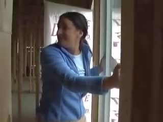 Пикня wetting тя панталони & женски пол desperation