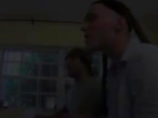 Три млад момичета еротичен филм с крадец с взлом