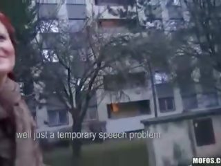 Склонен сладур получава прецака в на тоалетна