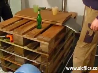 Недосвідчена дружина кулаком по два builders
