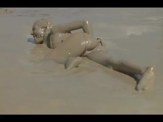 卡 在 该 mud