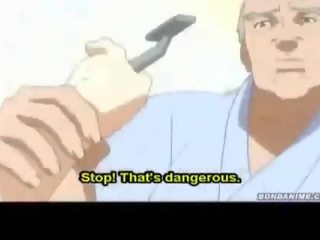 An старий людина finds a гаряча для trot лікування на в лікарня