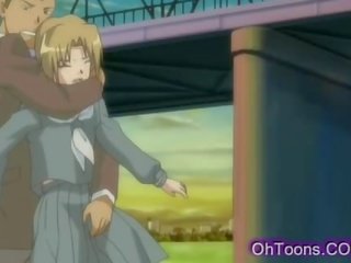 Glorious трохи брюнетка stripped по thugs
