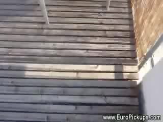 Сладур получава прецака на а балкон за пари