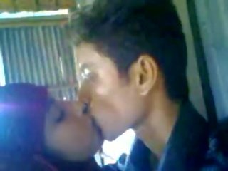 Індійська enticing 20y хіджаб мусульманин коледж lassie веселощі