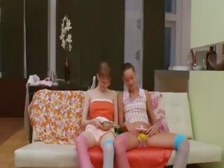 二 塞爾維亞 小雞 玩 同 強 男人
