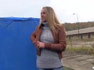 Чешки особеност zuzana мига и удряха