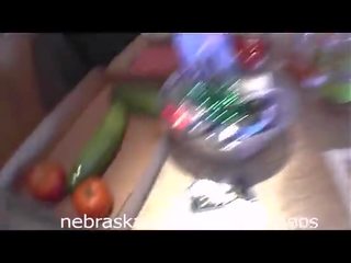 Анално играчки в вана част аз