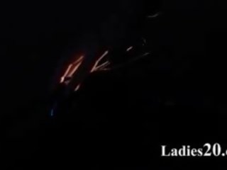 Със завързани очи enchantress получава полово от каишка на