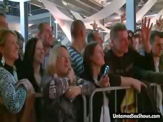 Трохи terrific роздягання chck дає a youngster в відео з його liife з a фалоімітатор