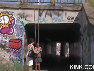 Büyük ğöğüslü prisoner kullanılmış olarak porno sperm değiştirme