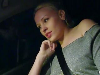 Грудаста підліток лола taylors сексуальний adventure