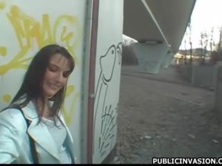 1 годину після цілує з стильний juvenile