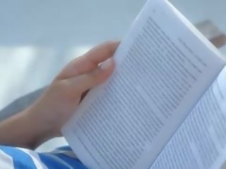 Извънредно уау дупка играеше на а шезлонг