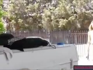 Selma 生情愫 她的 表妹 艾米莉 成 xxx 視頻