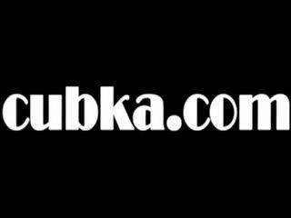3 ボインの 女の子 指 一緒に