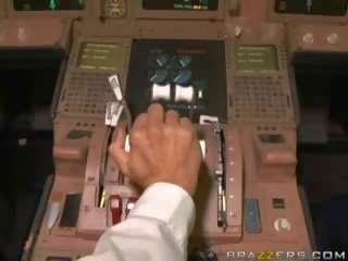 Passengers має quickie в an airplane!