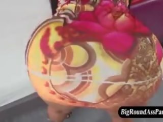 Великий дупа блудниця в міні спідниця і батіг