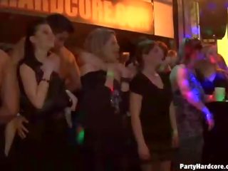 Два waiters трахання один блудниця