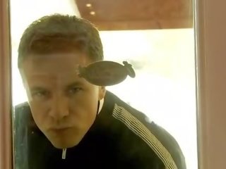 Стильний молодий леді отримує її мудак утрамбований