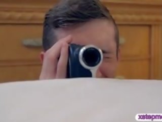 Азіатська фам fatale трійця з її грудаста мачуха алісса лінн
