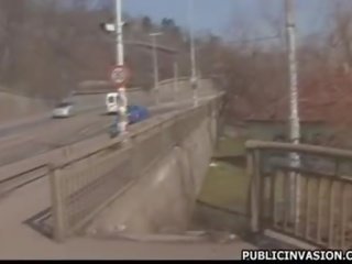 Terrific молодий жінка отримує трахкав в різний пози