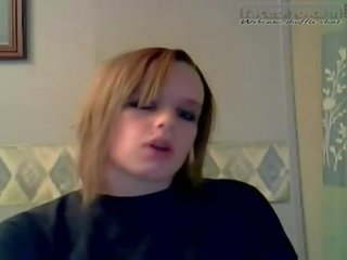 Підліток мастурбує в її pijama з її фалоімітатор