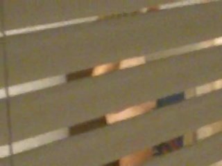 บุตรชาย spies บน แม่