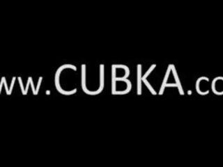 18летній blackhair ціпонька фінгерінг губи
