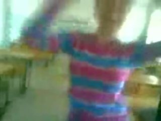 Танцююча і демонтаж в в класна кімната