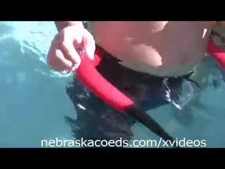 Nudists в а билярд част един