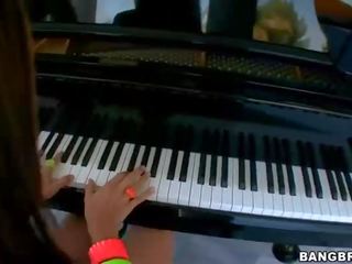 Проковтування і вагінальний виготовлення любов