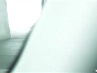 Hitch hiker পায় হার্ডকোর এ love-making ক্ষেত্র