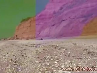 Білявка naturalist оголена на в пляж