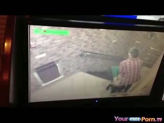 এই বিশ্ববিদ্যালয় লাজুক accidently পাঠান এই ভিডিও থেকে ঐ সমগ্র বর্গ