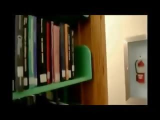 গন নোংরা সিনেমা এ undergrad লাইব্রেরি
