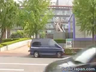 Aino kishi 亞洲人 娃娃 有 成人 電影 在 她的 汽車 part6
