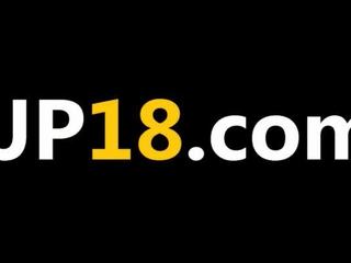 Гинекомастия играчка вътре на тя привлекателен дупка