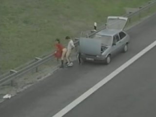 Публічний для дорослих кіно з вулиця дівчина на дорога фільм